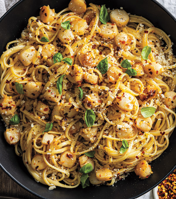 Spicy Lemon-Basil Linguine with Bay Scallops